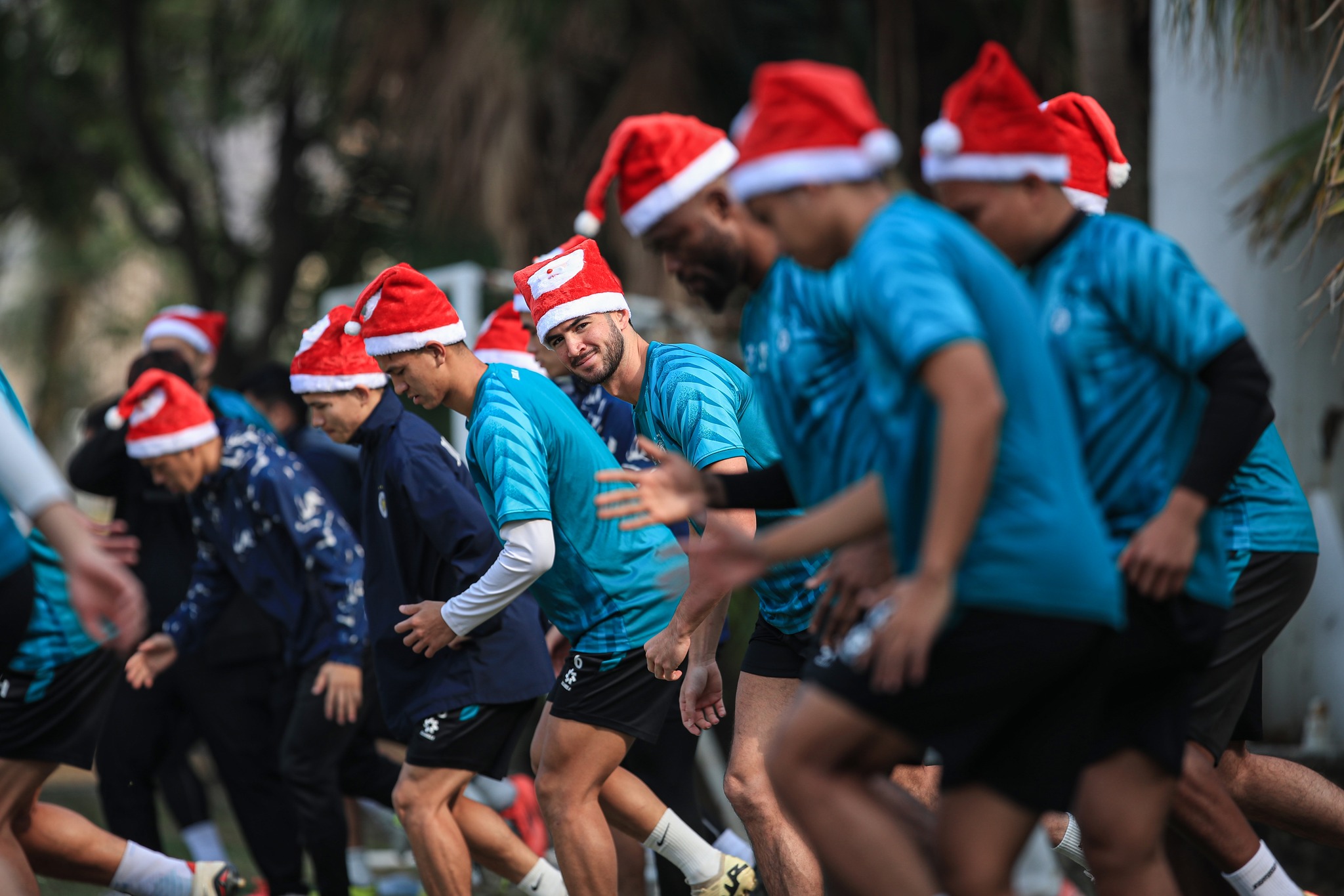 CLB Hà Nội đón giáng sinh ngay trên sân tập 5