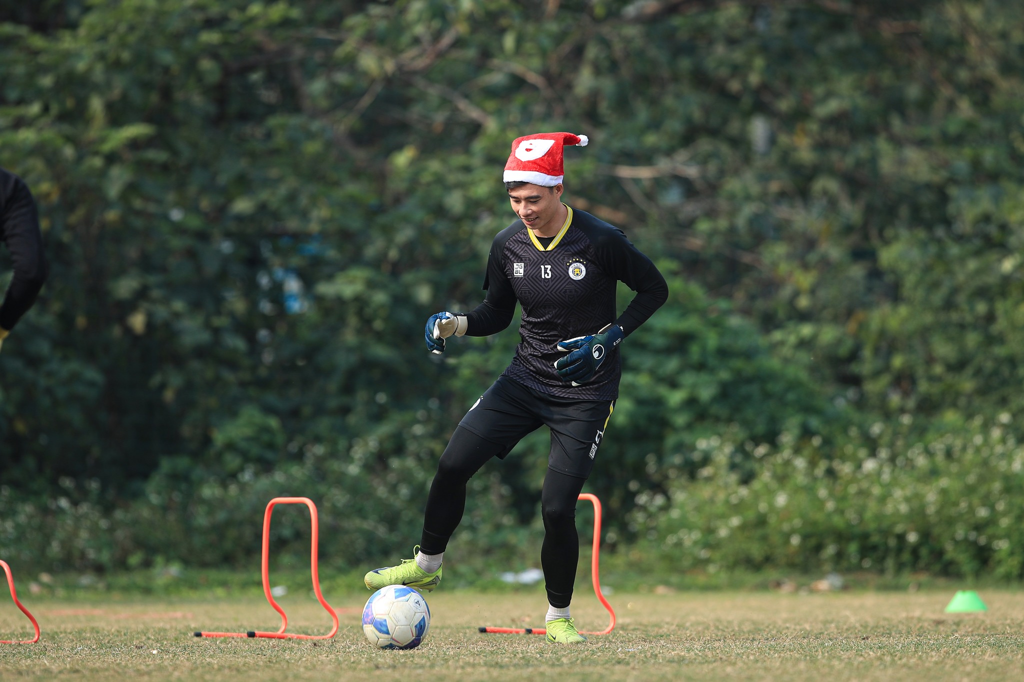 CLB Hà Nội đón giáng sinh ngay trên sân tập 6