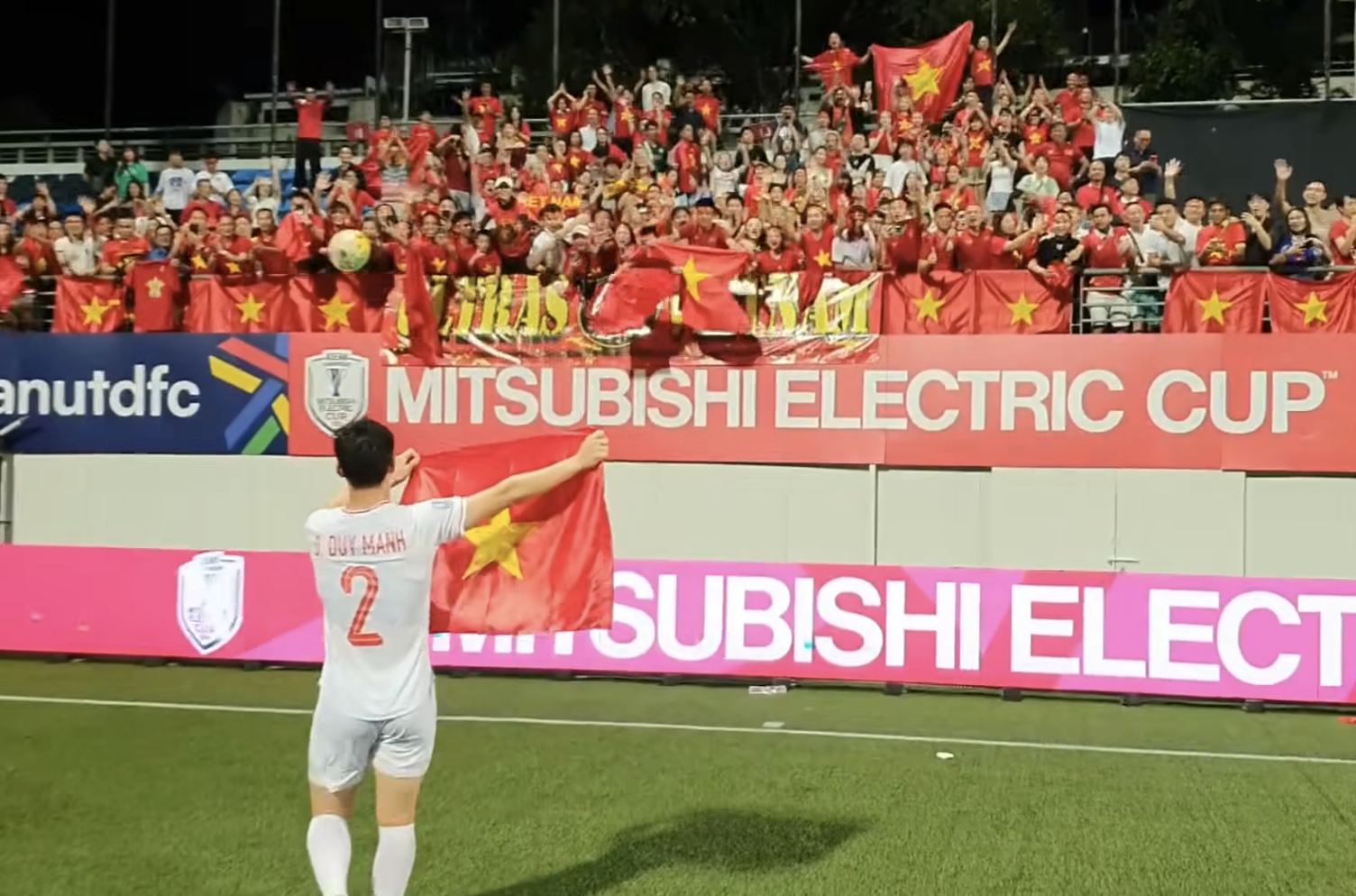 Đỗ Duy Mạnh Khi người thủ lĩnh không còn gắt 3 Đỗ Duy Mạnh Khi người thủ lĩnh không còn gắt 3