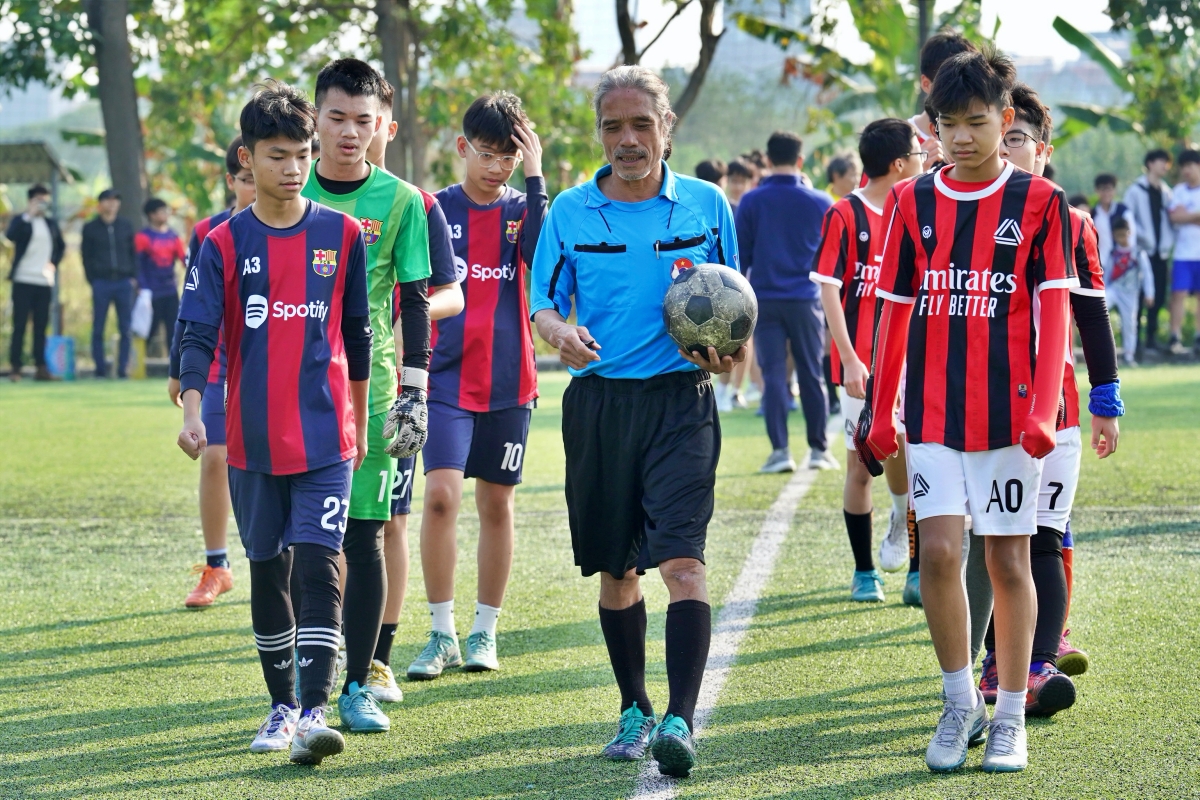 Chung kết khối 8 Lương Thế Vinh Trận cầu kịch tính và cảm xúc 1