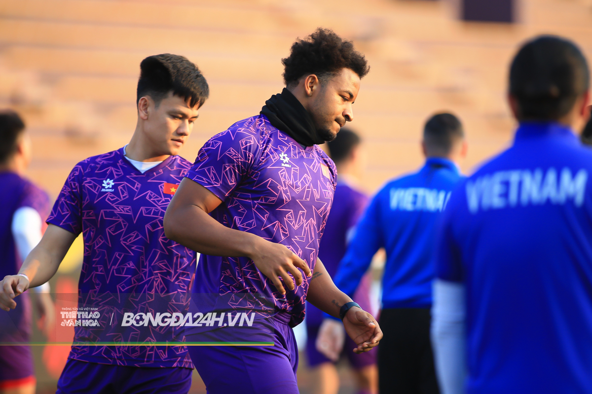 Xuân Son mang đồ đặc biệt trước màn tái đấu Singapore 4