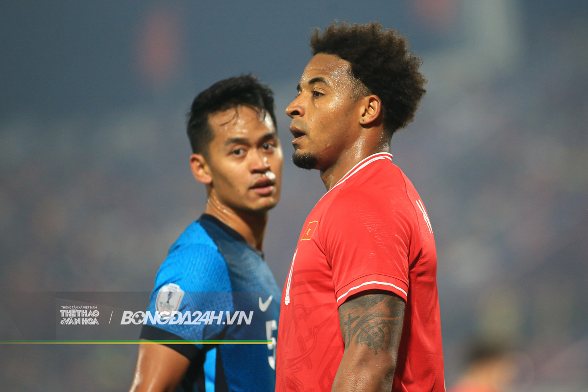 Xuân Son gặp sự cố trước khi ghi bàn cho tuyển Việt Nam 6