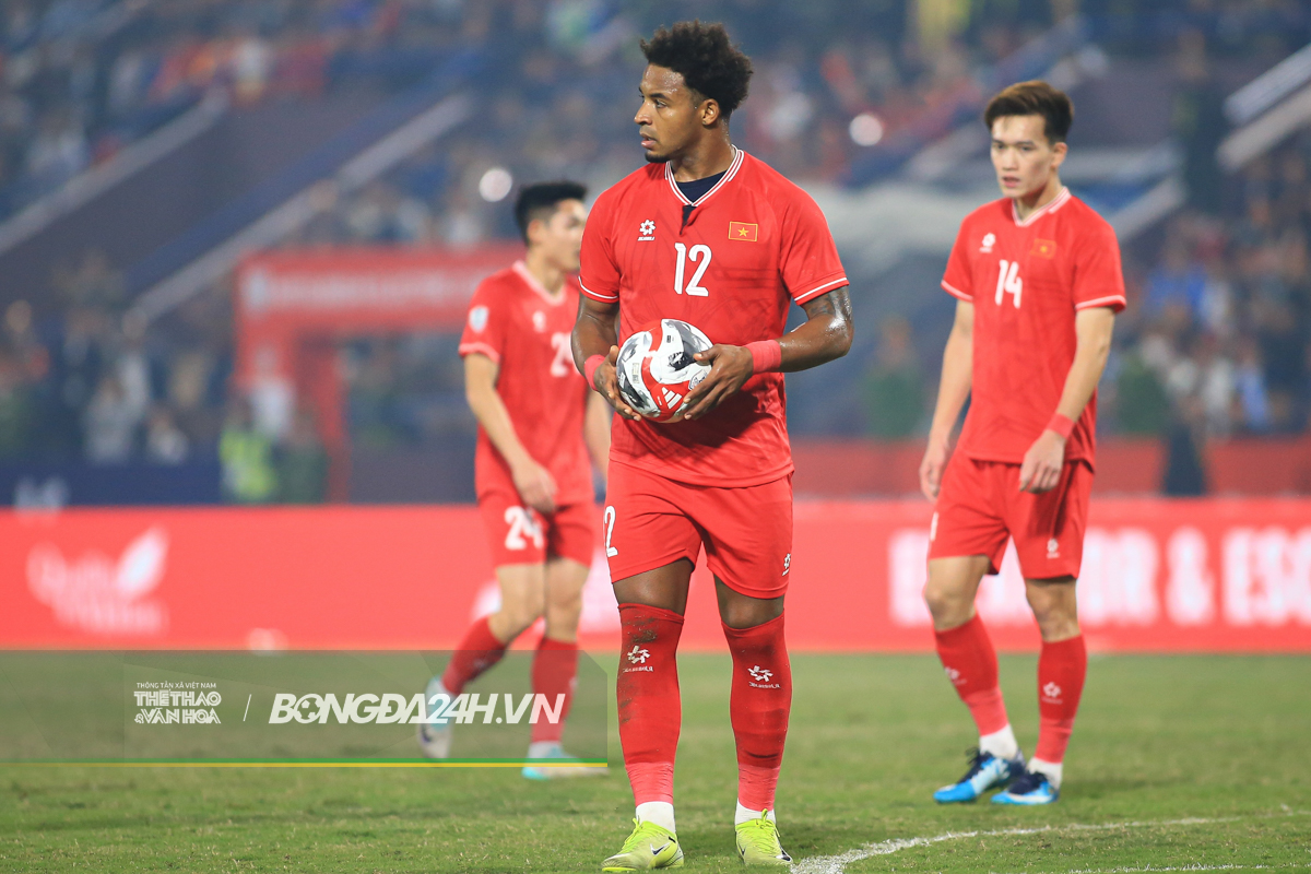 Xuân Son gặp sự cố trước khi ghi bàn cho tuyển Việt Nam 1