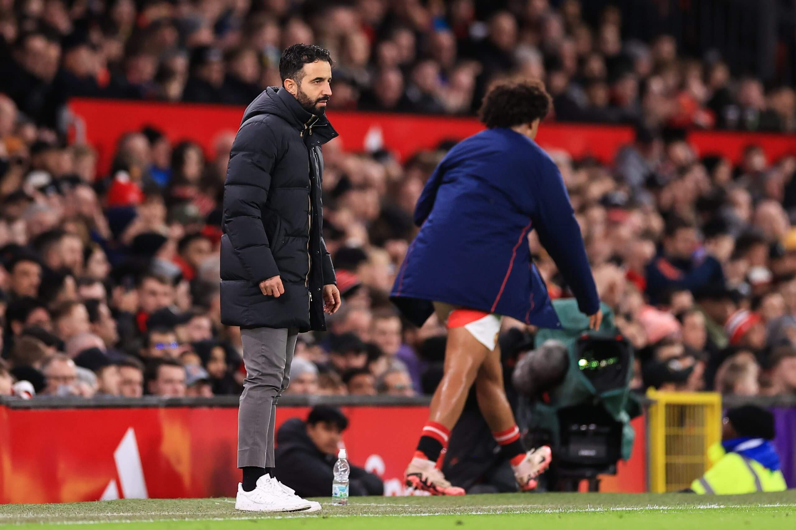 Liệu gánh xiếc Man United có thực sự tệ đến mức phải đua trụ hạng 6