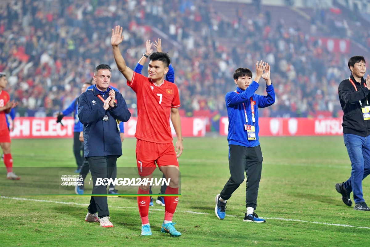 Xuân Son rạng rỡ sau chiến thắng của ĐT Việt Nam trước Thái Lan 2 Xuân Son rạng rỡ sau chiến thắng của ĐT Việt Nam trước Thái Lan 2