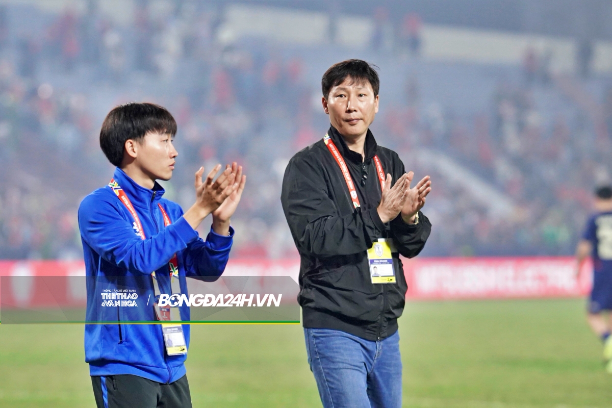 Xuân Son rạng rỡ sau chiến thắng của ĐT Việt Nam trước Thái Lan 3 Xuân Son rạng rỡ sau chiến thắng của ĐT Việt Nam trước Thái Lan 3