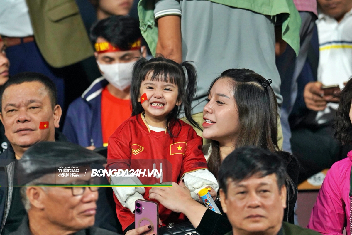 Xuân Son rạng rỡ sau chiến thắng của ĐT Việt Nam trước Thái Lan 6 Xuân Son rạng rỡ sau chiến thắng của ĐT Việt Nam trước Thái Lan 6