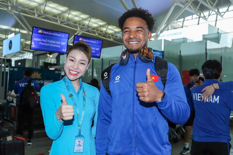 ĐT Việt Nam bay sang Bangkok còn sớm hơn ĐT Thái Lan 6