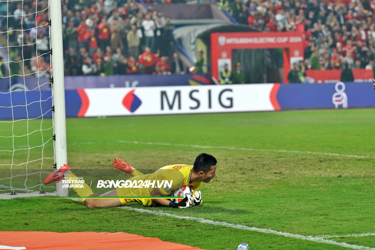 Nỗ lực của Đình Triệu trước sự tin tưởng của HLV Kim Sang Sik 4