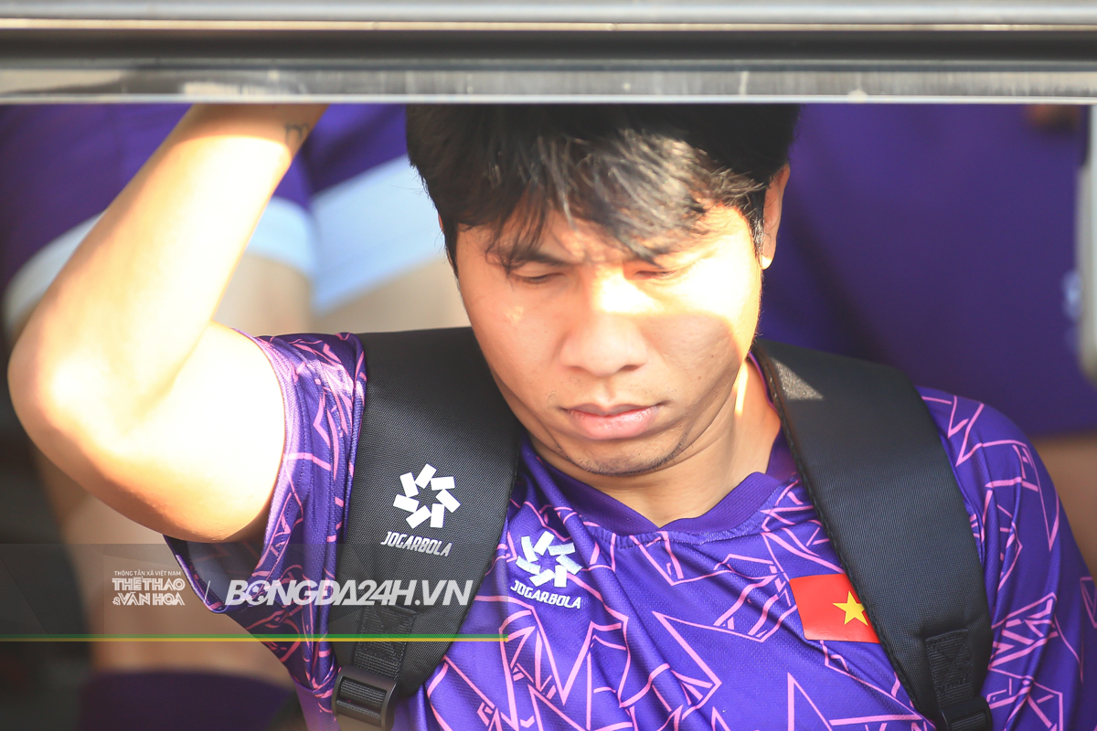 Tuyển Việt Nam chói mắt vì thời tiết tại Bangkok 2