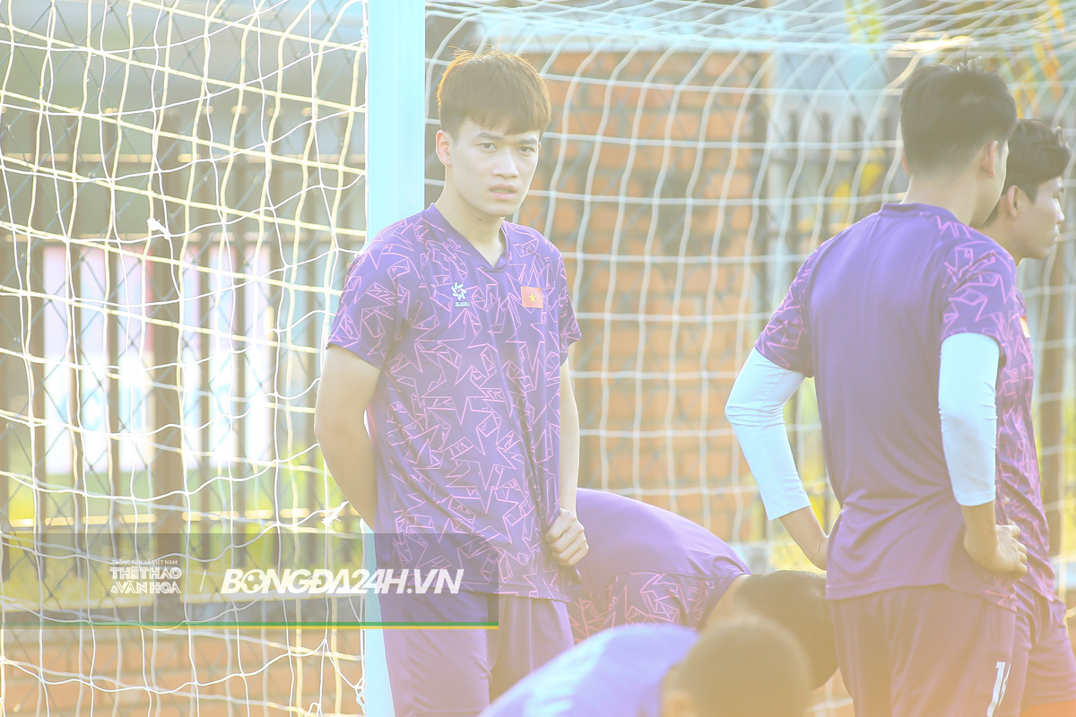 Tuyển Việt Nam chói mắt vì thời tiết tại Bangkok 4