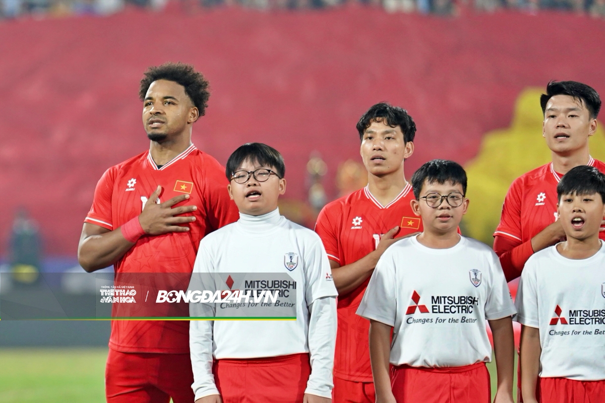 Xuân Son một mình cân cả hàng thủ ĐT Thái Lan 1