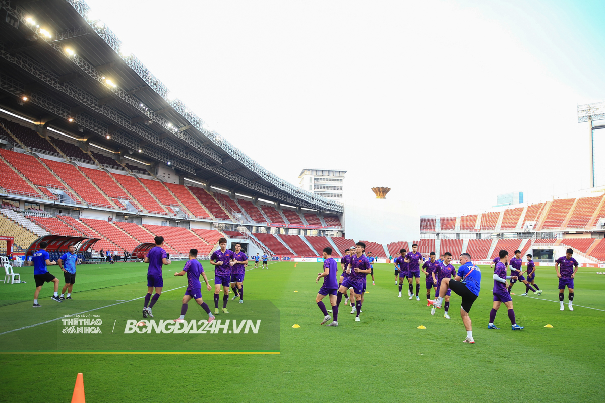 Rajamangala lung linh trong buổi tập chính thức của ĐT Việt Nam 3 Rajamangala lung linh trong buổi tập chính thức của ĐT Việt Nam 3