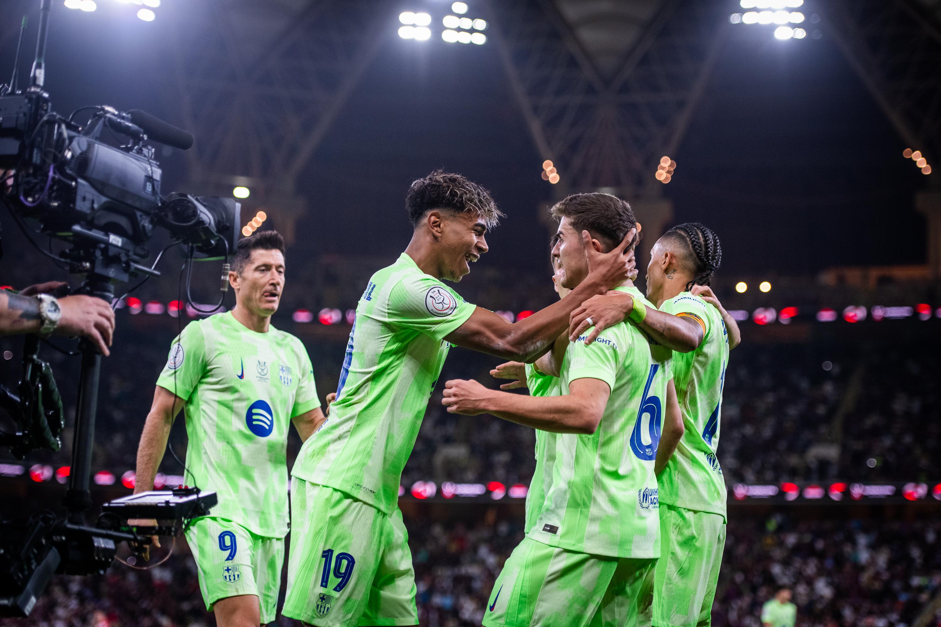 Siêu cúp Tây Ban Nha Real Madrid vs Barcelona Cúp cho Kền kền trắng 3