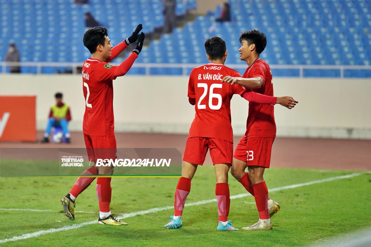 Nhâm Mạnh Dũng đưa Thể Công Viettel tiến vào tứ kết Cúp QG 202425 7