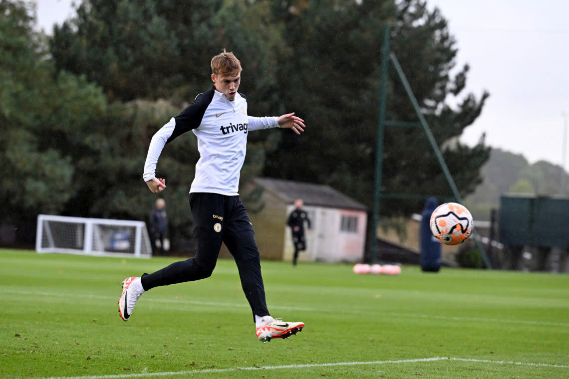 Tại sao các cầu thủ Premier League lại sử dụng các HLV cá nhân 9