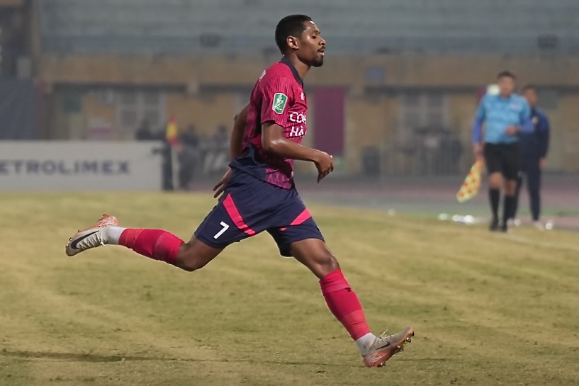 Cao Pendant Quang Vinh và ký ức đẹp ngày đối đầu với Luis Nani 11