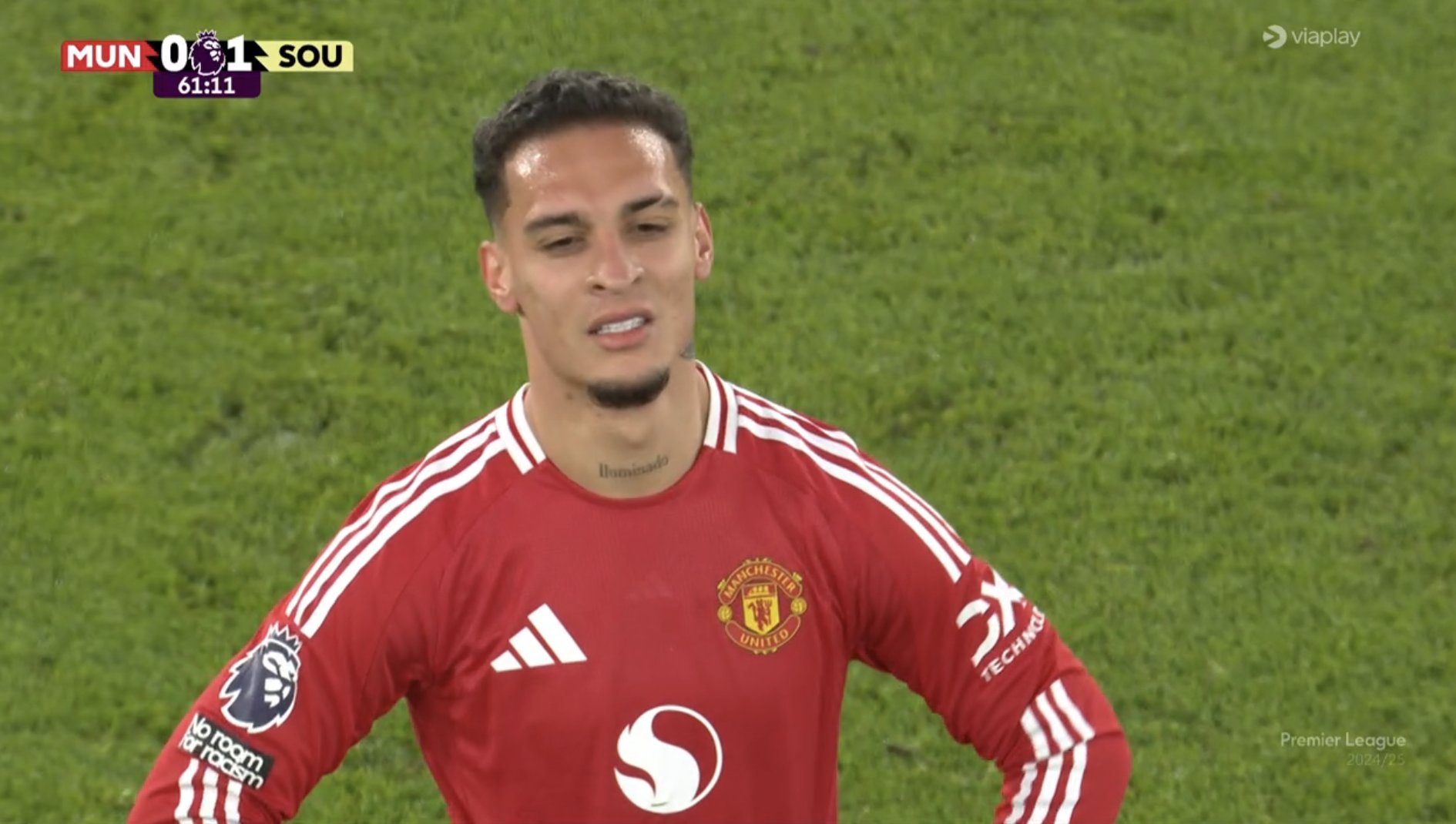 Cận cảnh pha bỏ lỡ khó tin của Antony trước Southampton 4 Cận cảnh pha bỏ lỡ khó tin của Antony trước Southampton 4