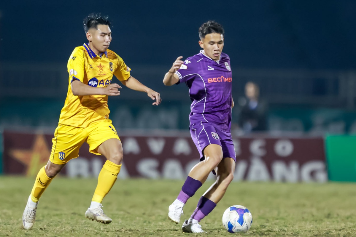 HLV của SLNA Tiến Linh chưa phát huy được hiệu quả 1 HLV của SLNA Tiến Linh chưa phát huy được hiệu quả 1