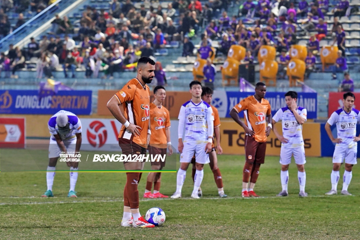 Thủ môn trẻ nhất ĐT Việt Nam tại ASEAN Cup 2024 ghi điểm 4