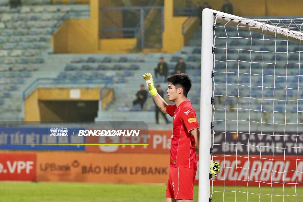 Thủ môn trẻ nhất ĐT Việt Nam tại ASEAN Cup 2024 ghi điểm 1