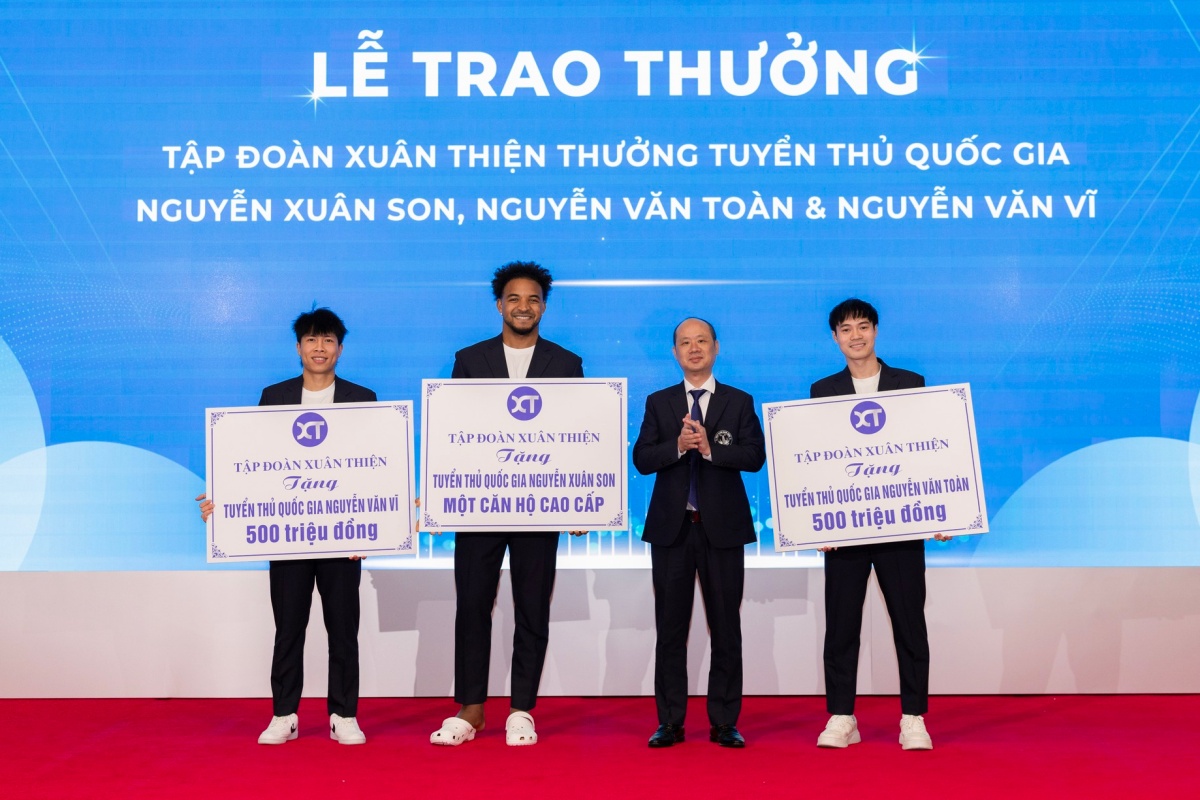 Xuan Son nhan thuong lon voi chien tich vo dich ASEAN Cup 2024