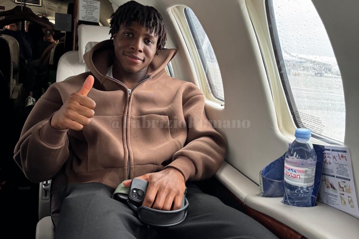 Patrick Dorgu tren duong gia nhap Man United