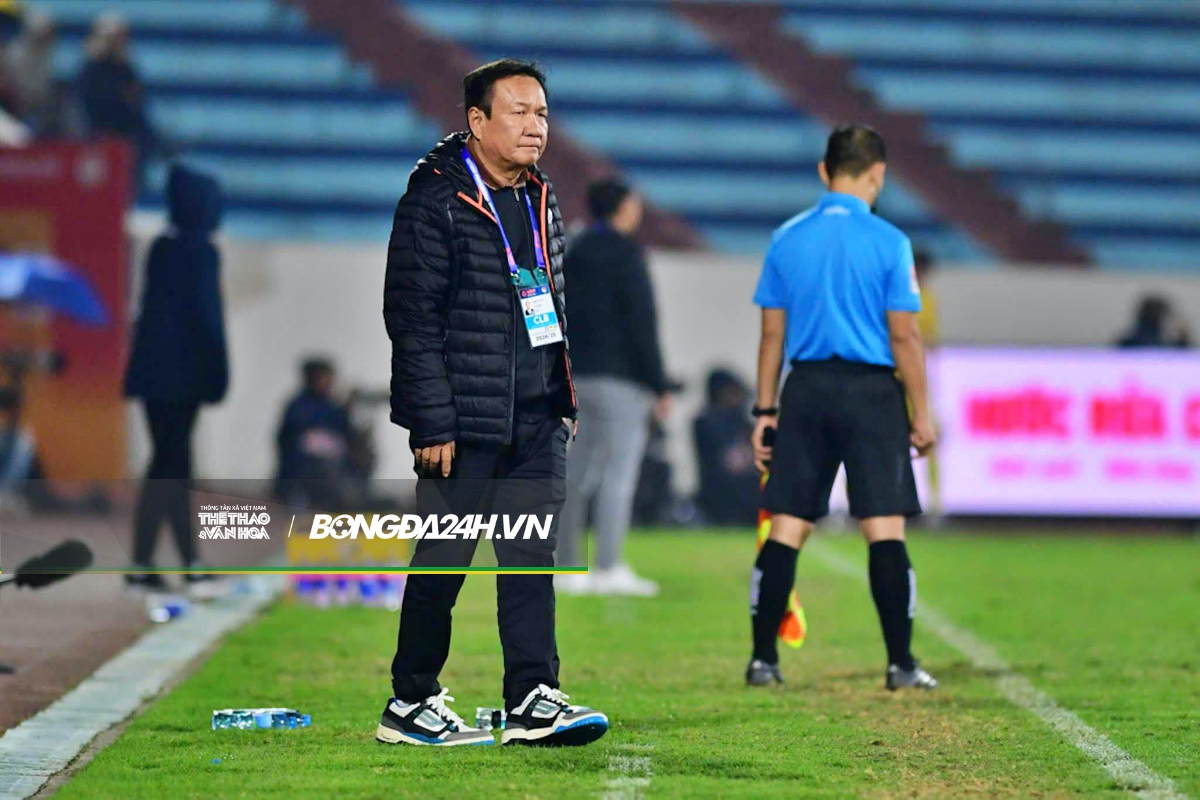 Màn ra mắt không như ý của HLV Hoàng Văn Phúc 2