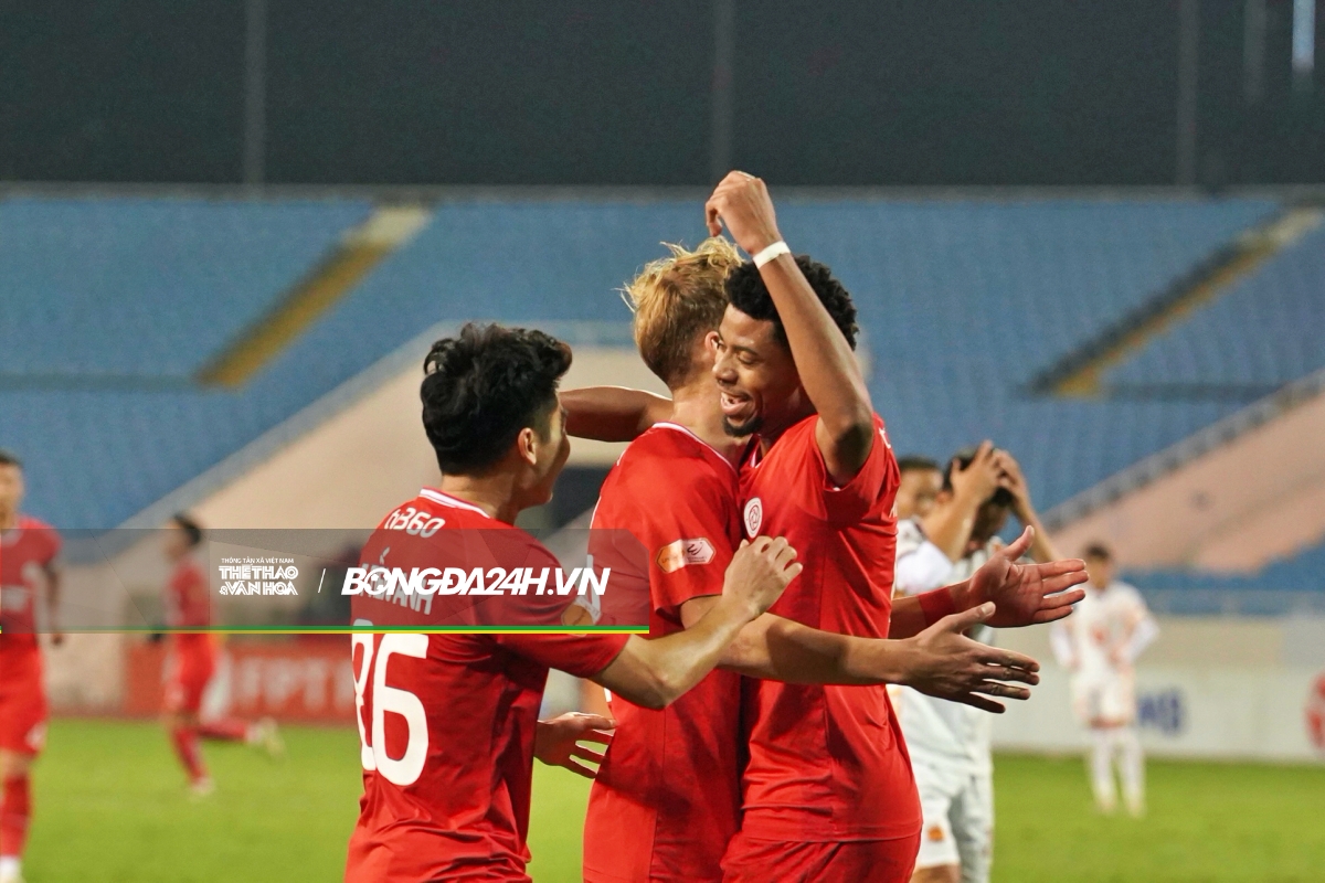 Thủ môn ĐT Việt Nam nhận trái đắng trong trận đầu xuân cùng HAGL 11