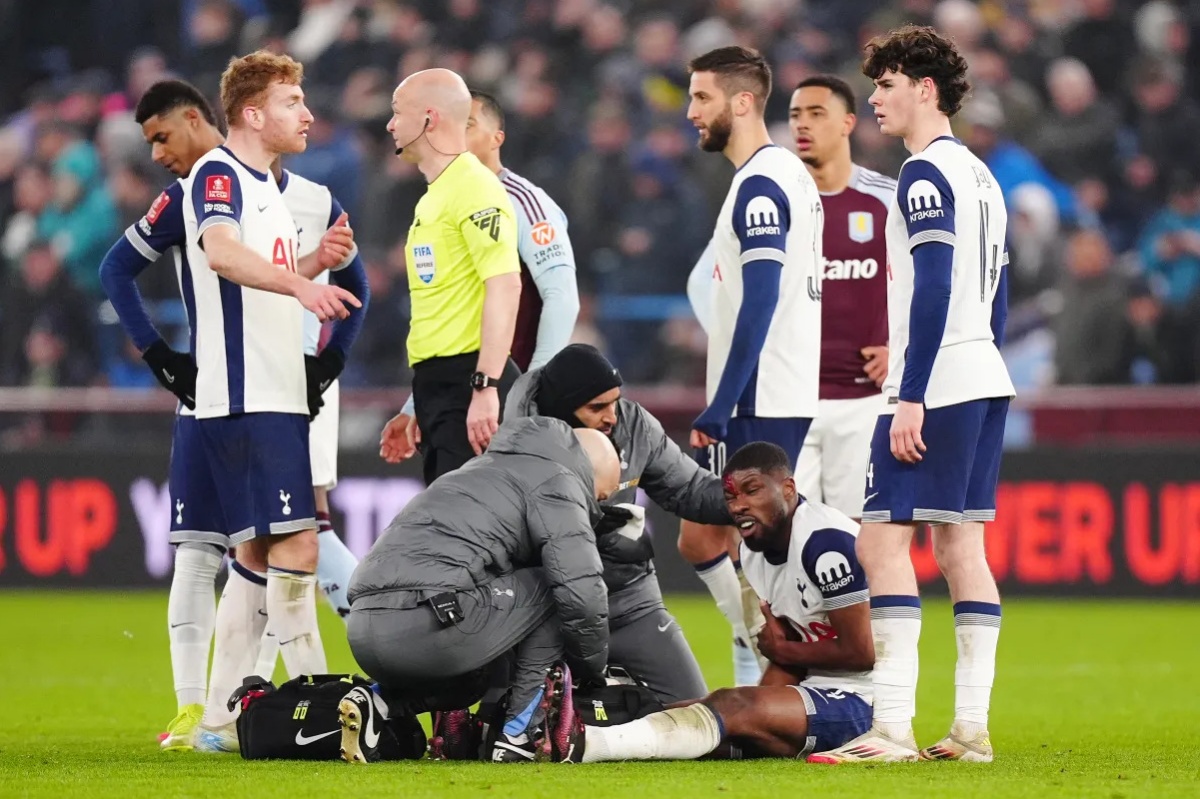 Rashford khiến tân binh của Tottenham đổ máu 2