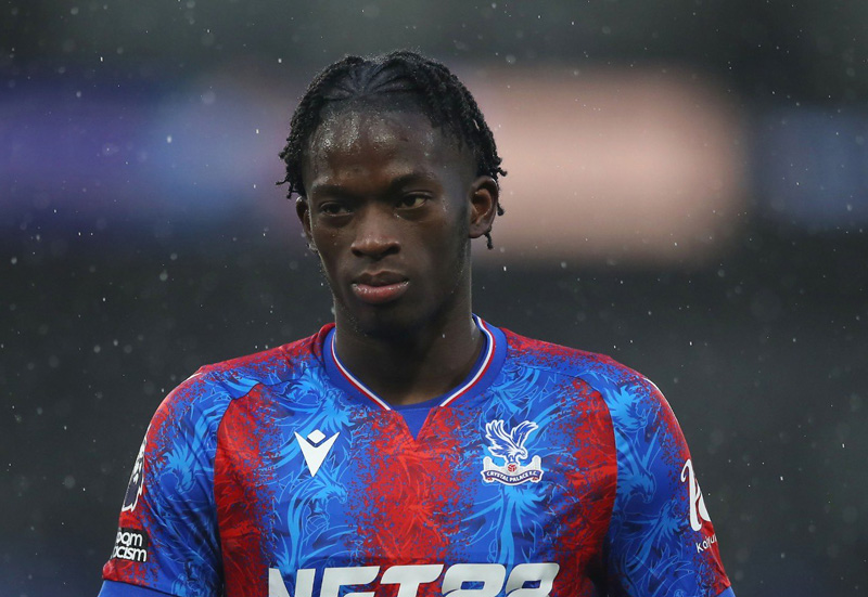 tieu-su-cau-thu-Romain-Esse