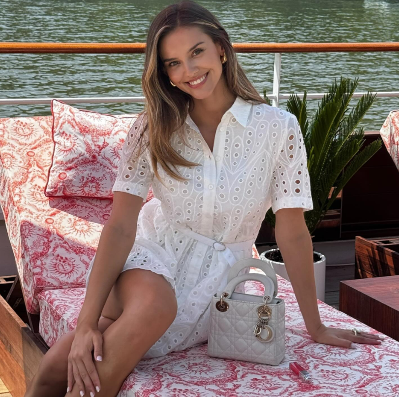 Mê mẩn với nhan sắc bạn gái Mats Hummels 2