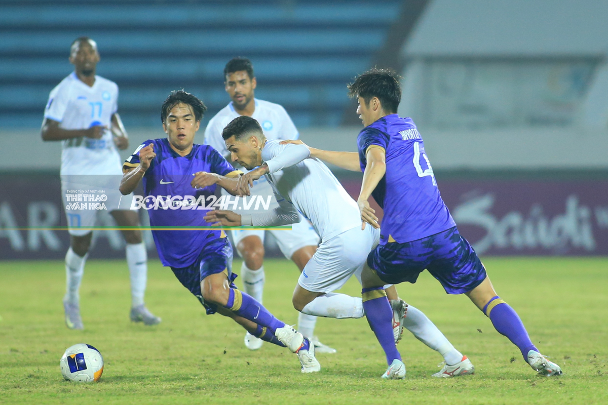 Chênh lệch đẳng cấp giữa Nam Định và đội bóng hàng đầu Nhật Bản 3