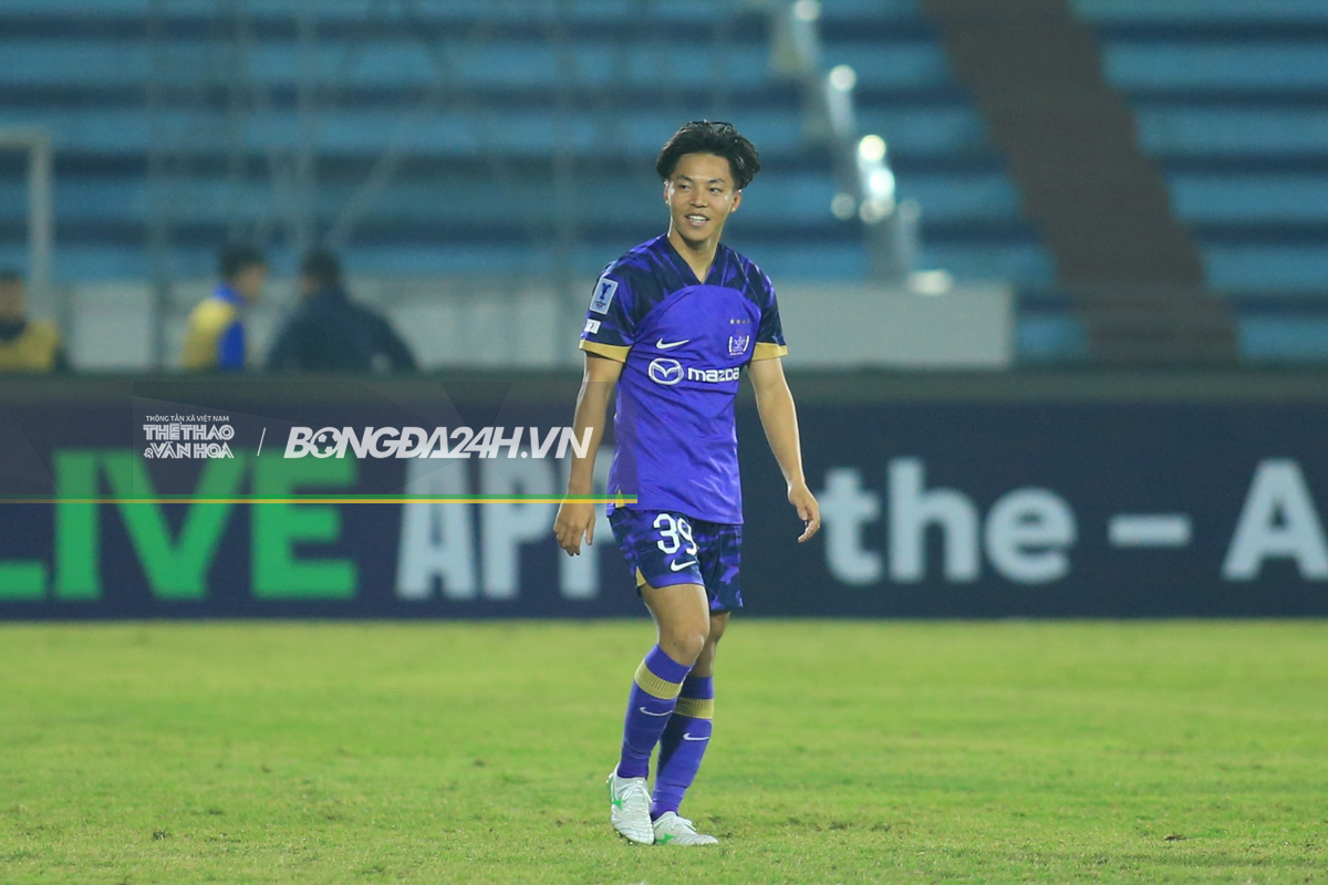 Chênh lệch đẳng cấp giữa Nam Định và đội bóng hàng đầu Nhật Bản 10