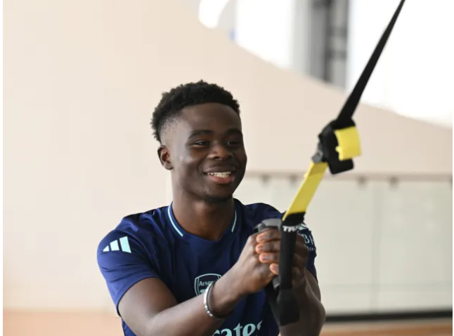 Bukayo Saka bị loại khỏi đội hình tuyển Anh trước trận gặp Andorra 1 Bukayo Saka bị loại khỏi đội hình tuyển Anh trước trận gặp Andorra 1