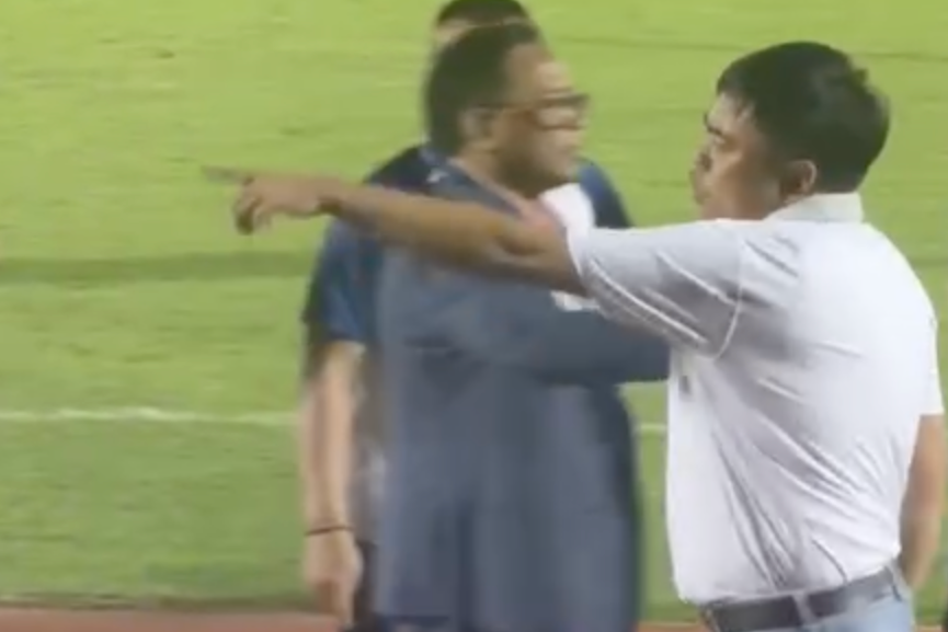 Truong doan CLB Thanh Hoa Cao Hoang duc phan ung manh voi trong tai Le Vu Linh