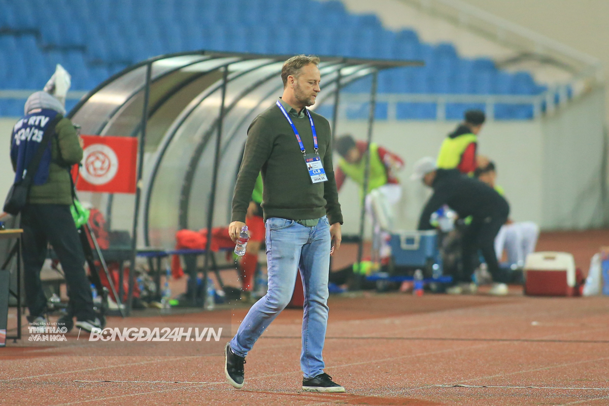 Nhà vô địch ASEAN Cup giúp Thể Công Viettel lên ngôi đầu bảng 8