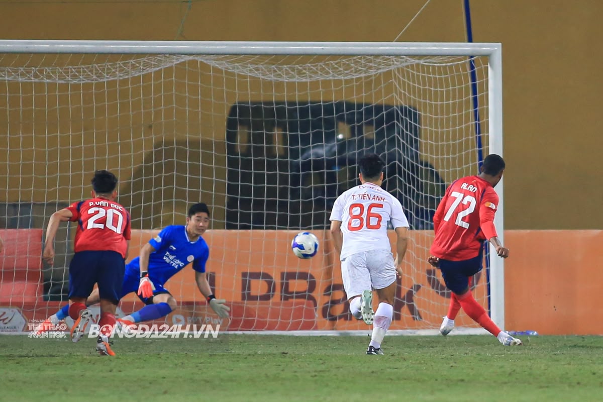 HLV Kim Sang Sik xem Jason đối đầu Tiến Anh, chứng kiến kết cục siêu hấp dẫn 2