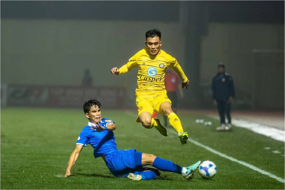 HLV Popov Thanh Hóa một mình chống các đội VLeague 1