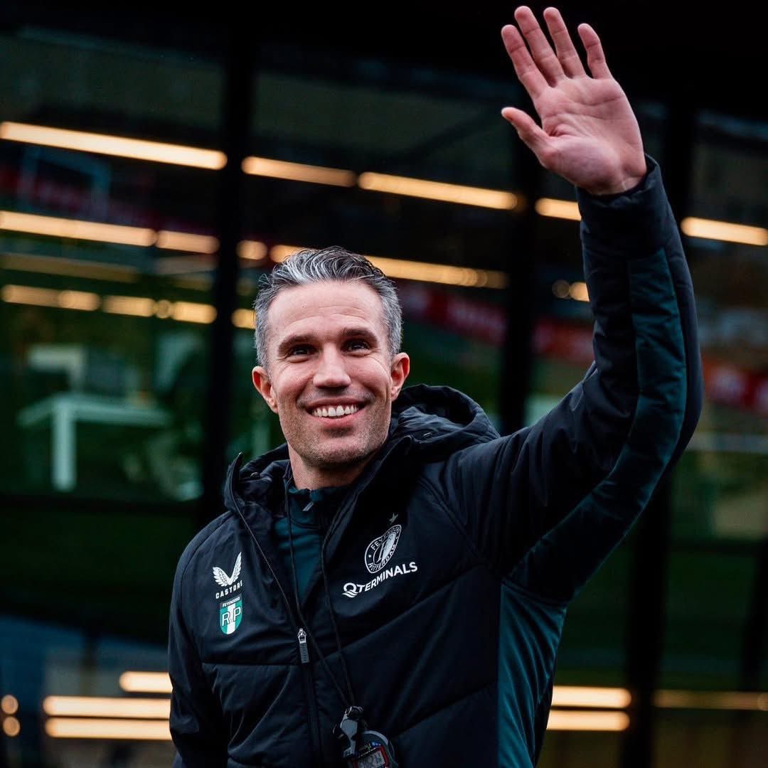 Robin van Persie tiết lộ lời chúc từ Arsene Wenger 1