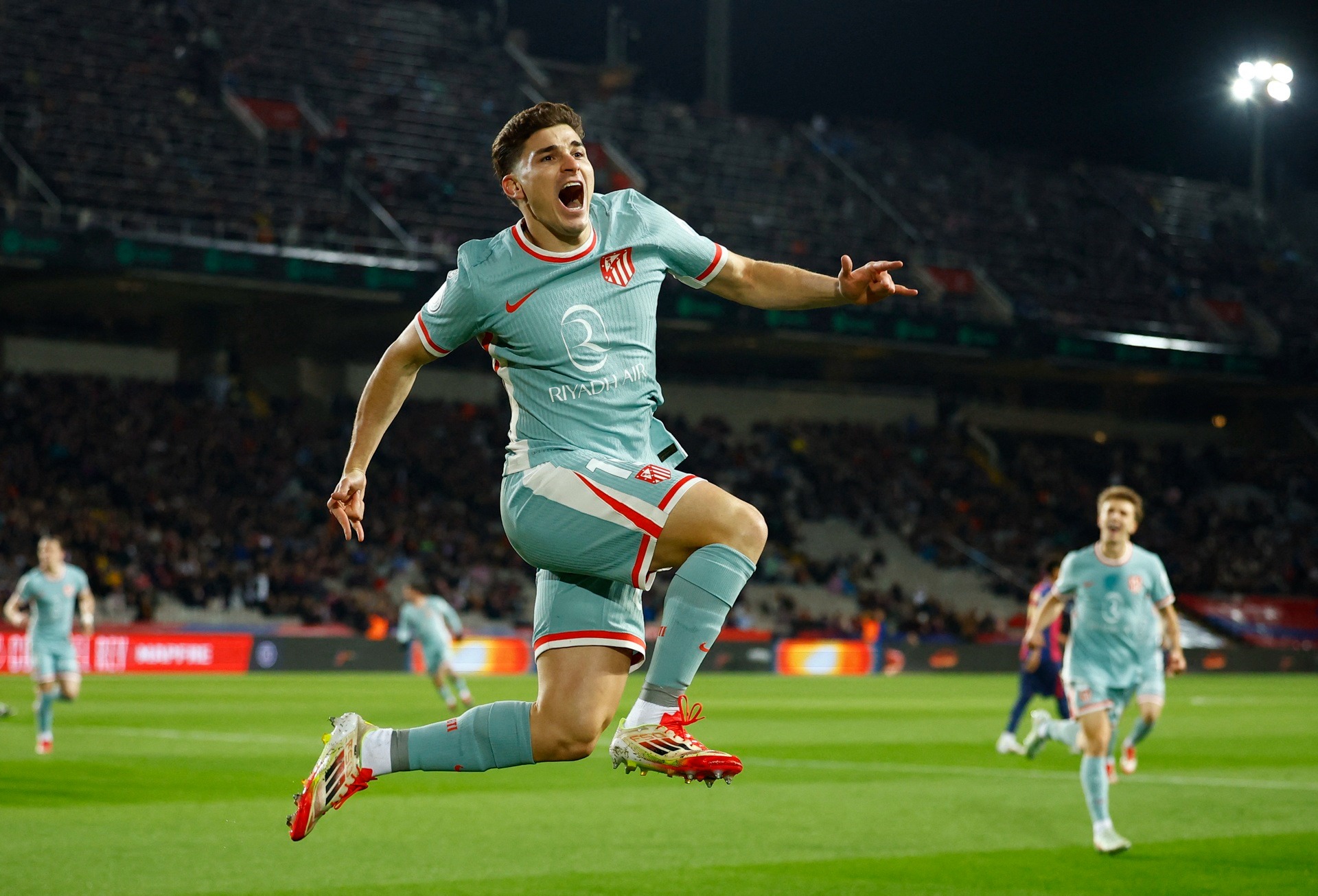 2025_02_25T203941Z_1603293553_UP