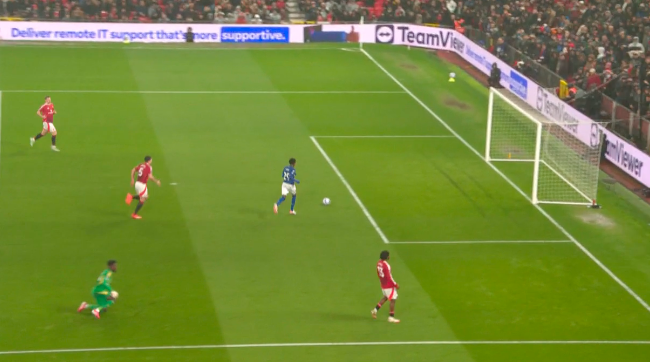 Cận cảnh 2 sai lầm liên tiếp của Patrick Dorgu trước Ipswich 4