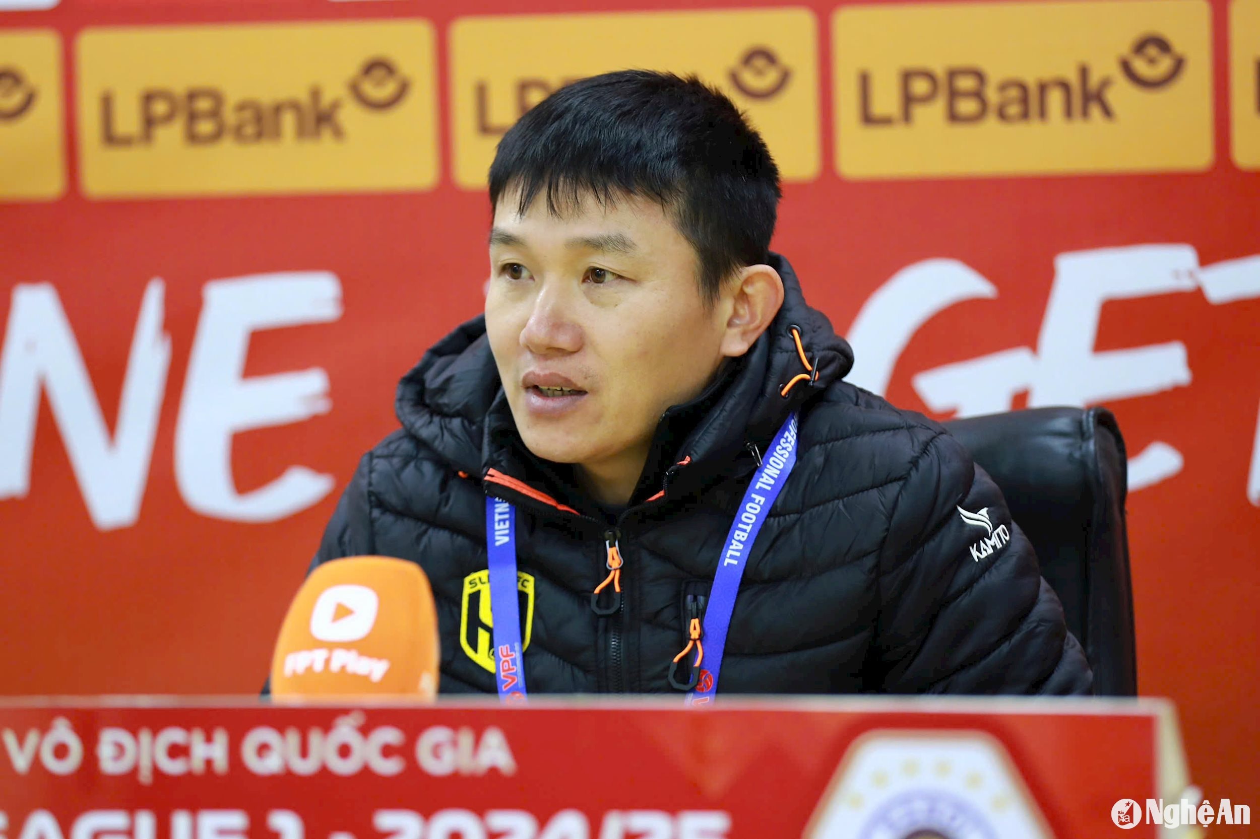 HLV của SLNA nói về chiến thắng bất ngờ trước Hà Tĩnh 1