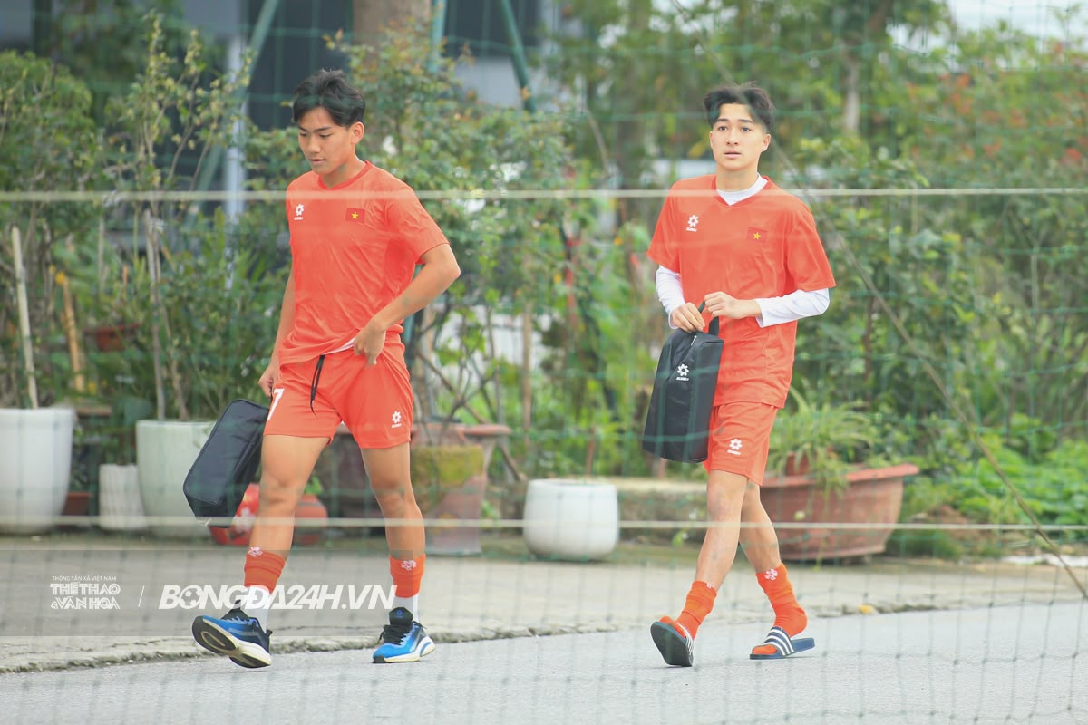 U17 Việt Nam đá tập với đội trẻ PVF 5