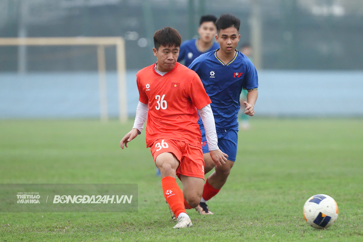 U17 Việt Nam đá tập với đội trẻ PVF 4