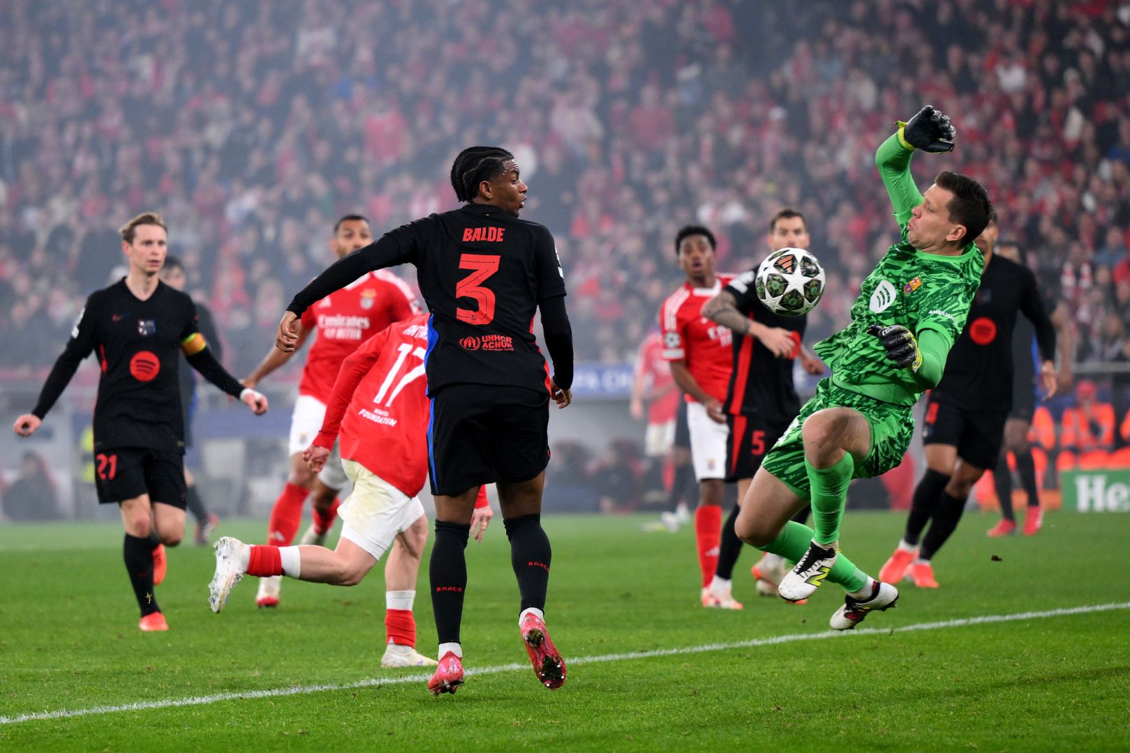 Wojciech Szczęsny Cụ Tek, mình thôi giải nghệ được không 1