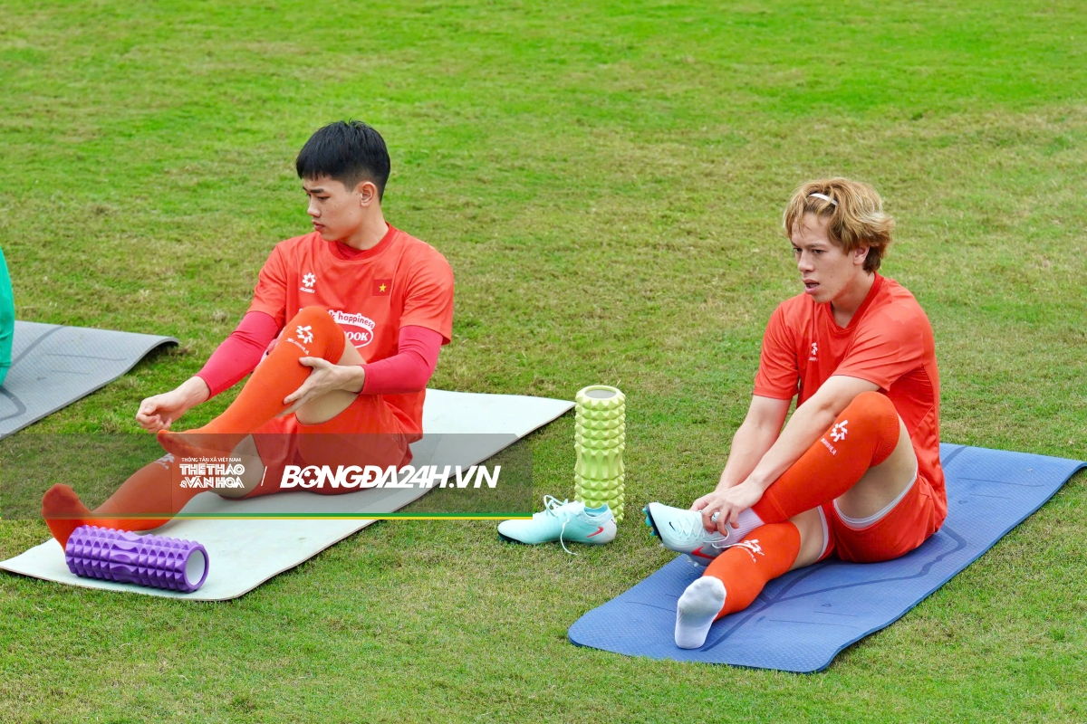 Viktor Lê chiếm spotlight trong buổi tập đầu tiên cùng U22 Việt Nam 2 Viktor Lê chiếm spotlight trong buổi tập đầu tiên cùng U22 Việt Nam 2