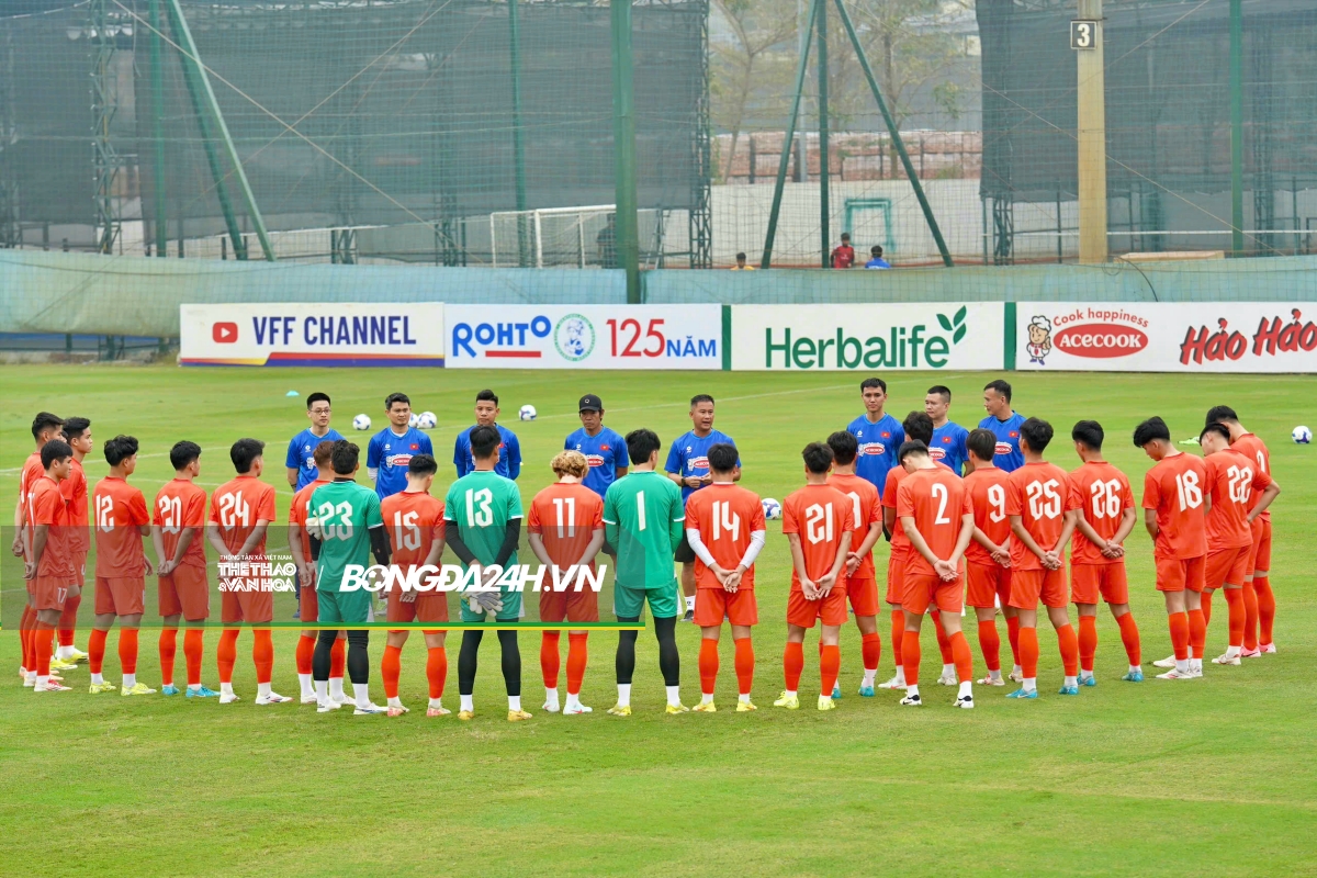 Viktor Lê chiếm spotlight trong buổi tập đầu tiên cùng U22 Việt Nam 3 Viktor Lê chiếm spotlight trong buổi tập đầu tiên cùng U22 Việt Nam 3