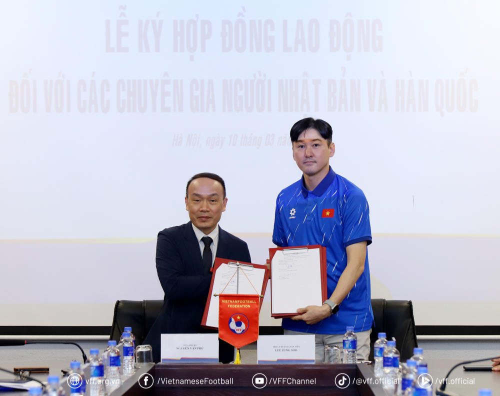VFF bổ sung hai trợ lý cho HLV Kim Sang Sik 1