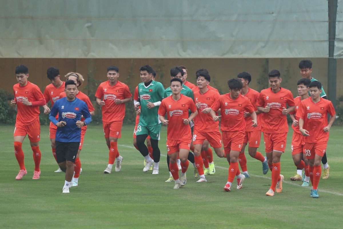 HLV Kim Sang Sik xem giò Đình Bắc, Viktor Lê ở ĐT U22 Việt Nam 4